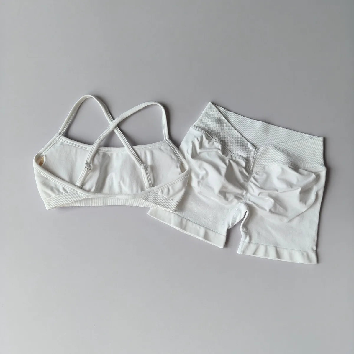 Women's 2-Piece Yoga Suit Seamless Fitness Suit Gym Clothes Sports Bra Impact Shorts Set Workout Set Gym Outfit