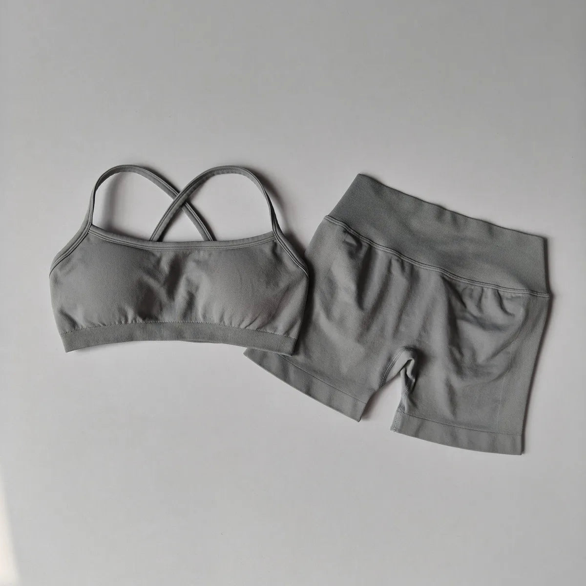 Women's 2-Piece Yoga Suit Seamless Fitness Suit Gym Clothes Sports Bra Impact Shorts Set Workout Set Gym Outfit